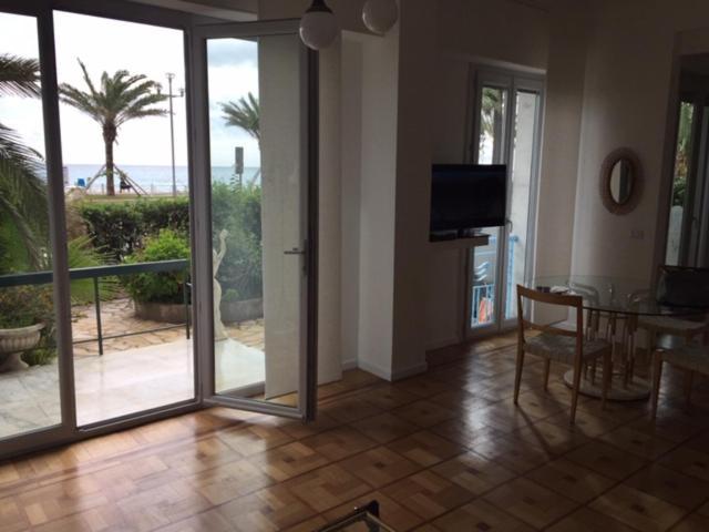 91 Promenade Des Anglais Le Stellamar 尼斯 外观 照片